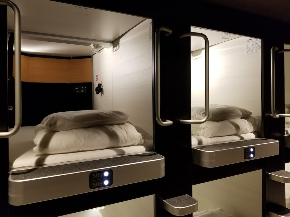 Glansit Akihabara Comfort Capsule Hotel 20/22