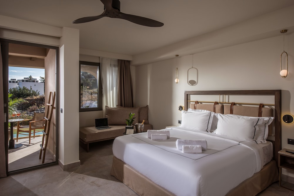 Junior Suite, King Bed, Sea View, Plunge Pool