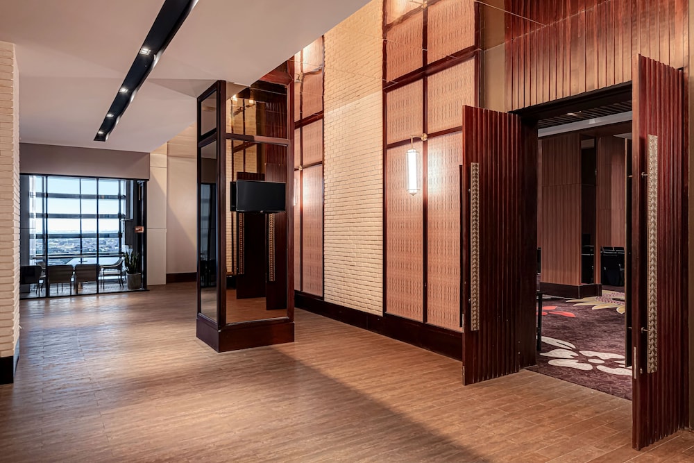 Whiz Luxe Hotel Spazio Surabaya 9/29