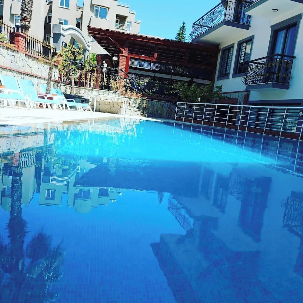 Orange Garden Hotel 40/45
