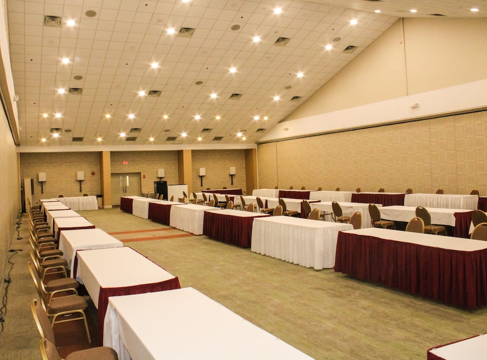 Resort Conference Center At Hyannis 49/63