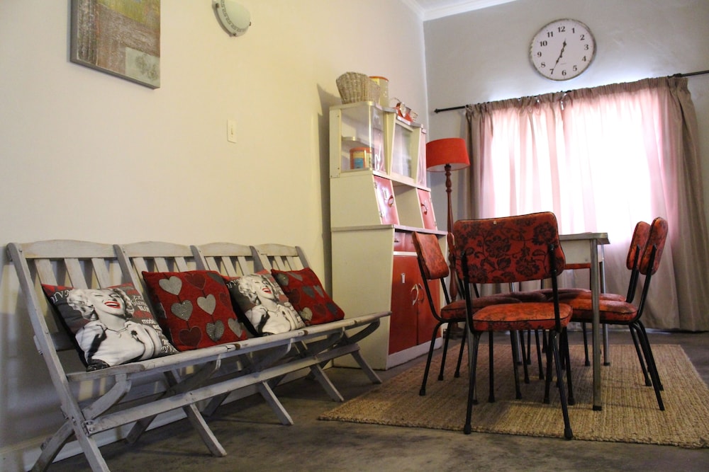 17 On Bird Guest House 18/50