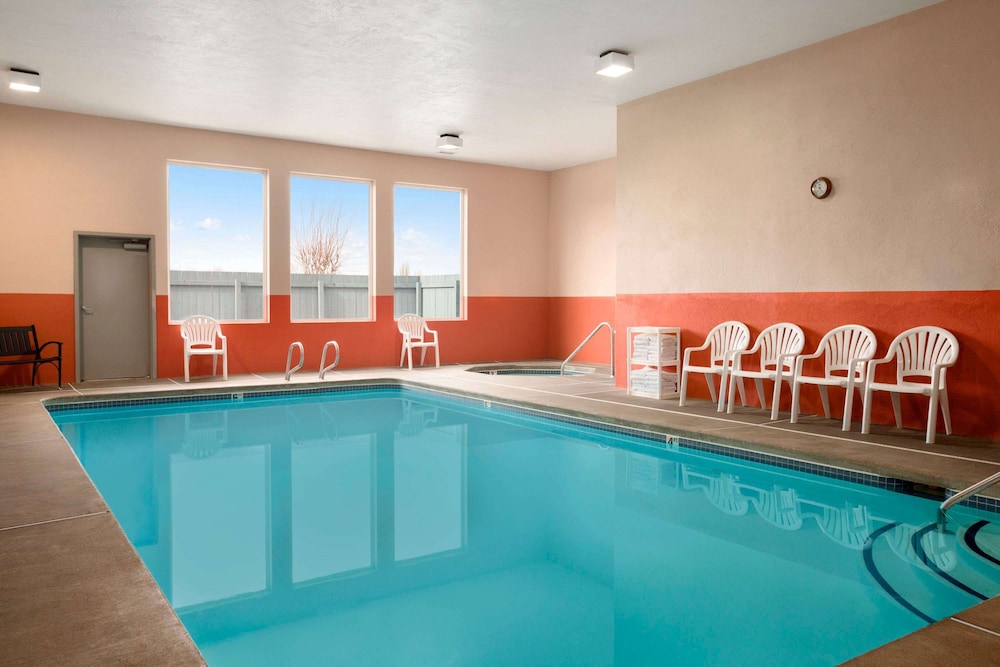 Super 8 by Wyndham Bellingham Airport/Ferndale WA 32/57