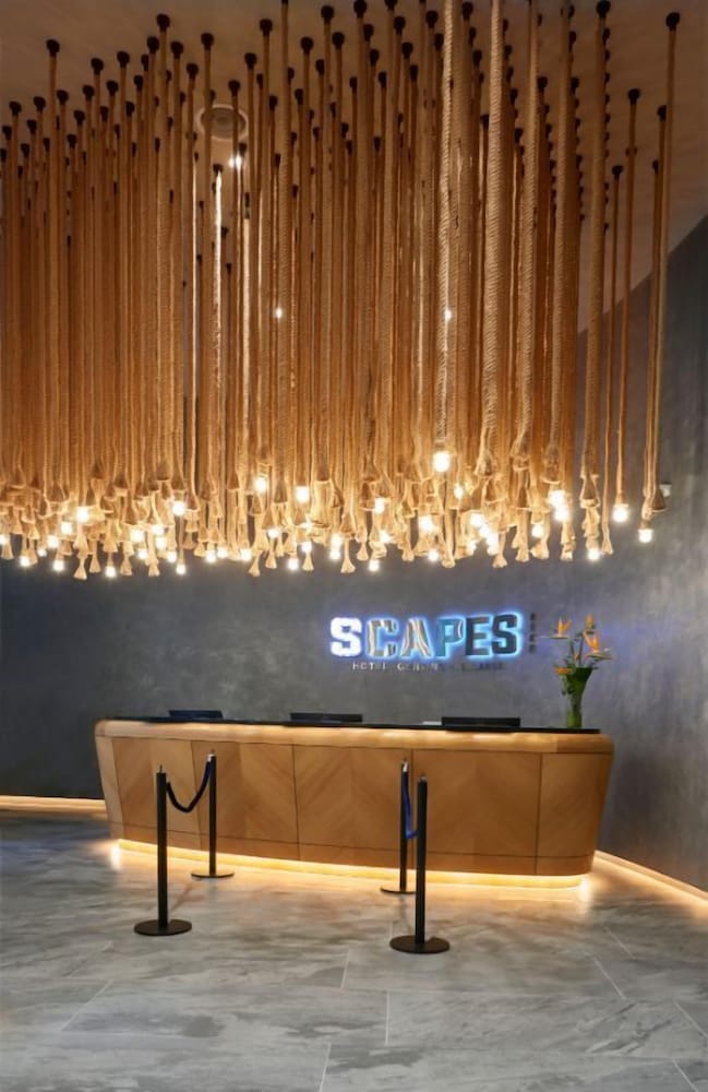Scapes Hotel 46/49