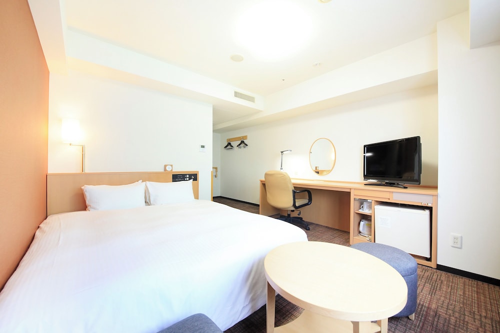 DELUXE, DOUBLE BED, SMOKING
