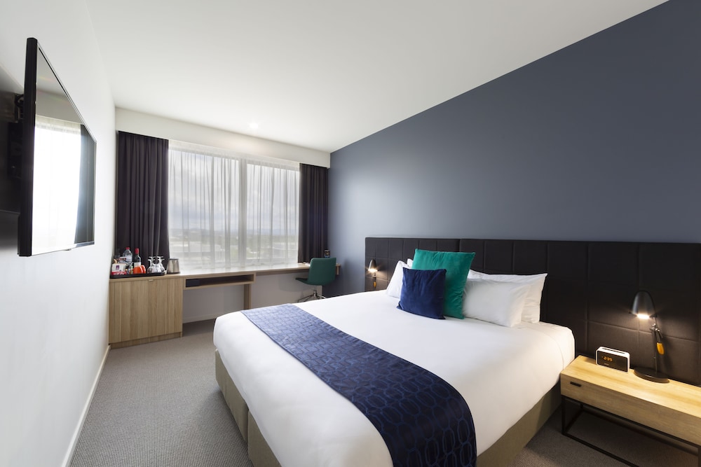 DELUXE, STUDIO, KING BED