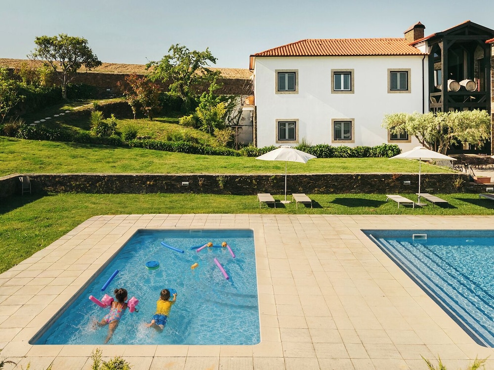 The Manor House Celeiros 67/75