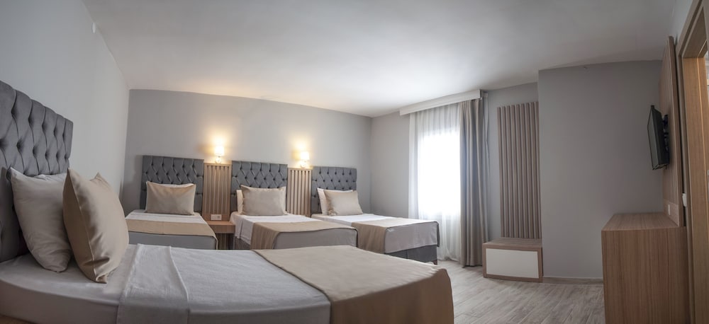 Hotel Bleu Nuit 10/50