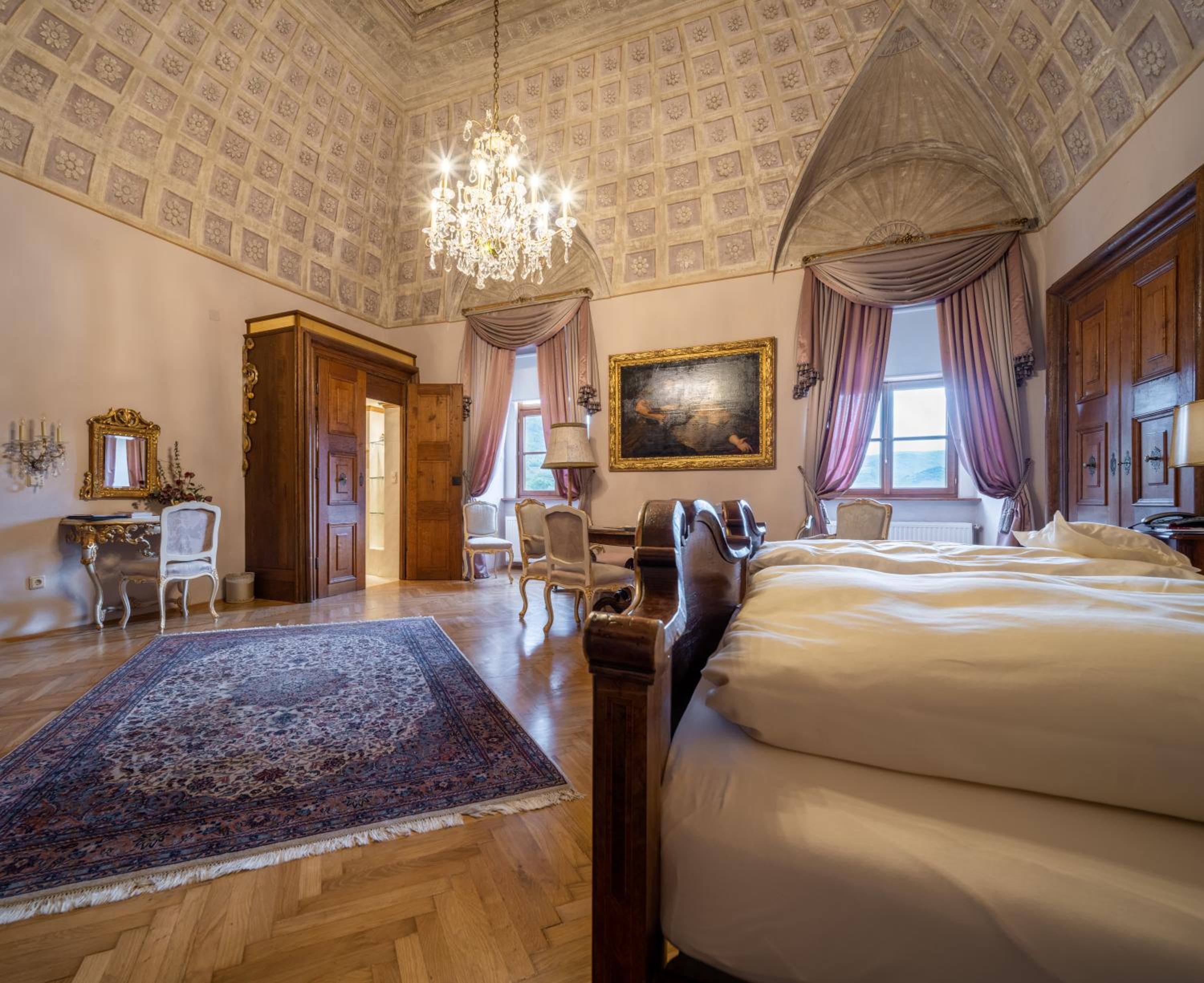جناح ديلوكس بسرير كوين
