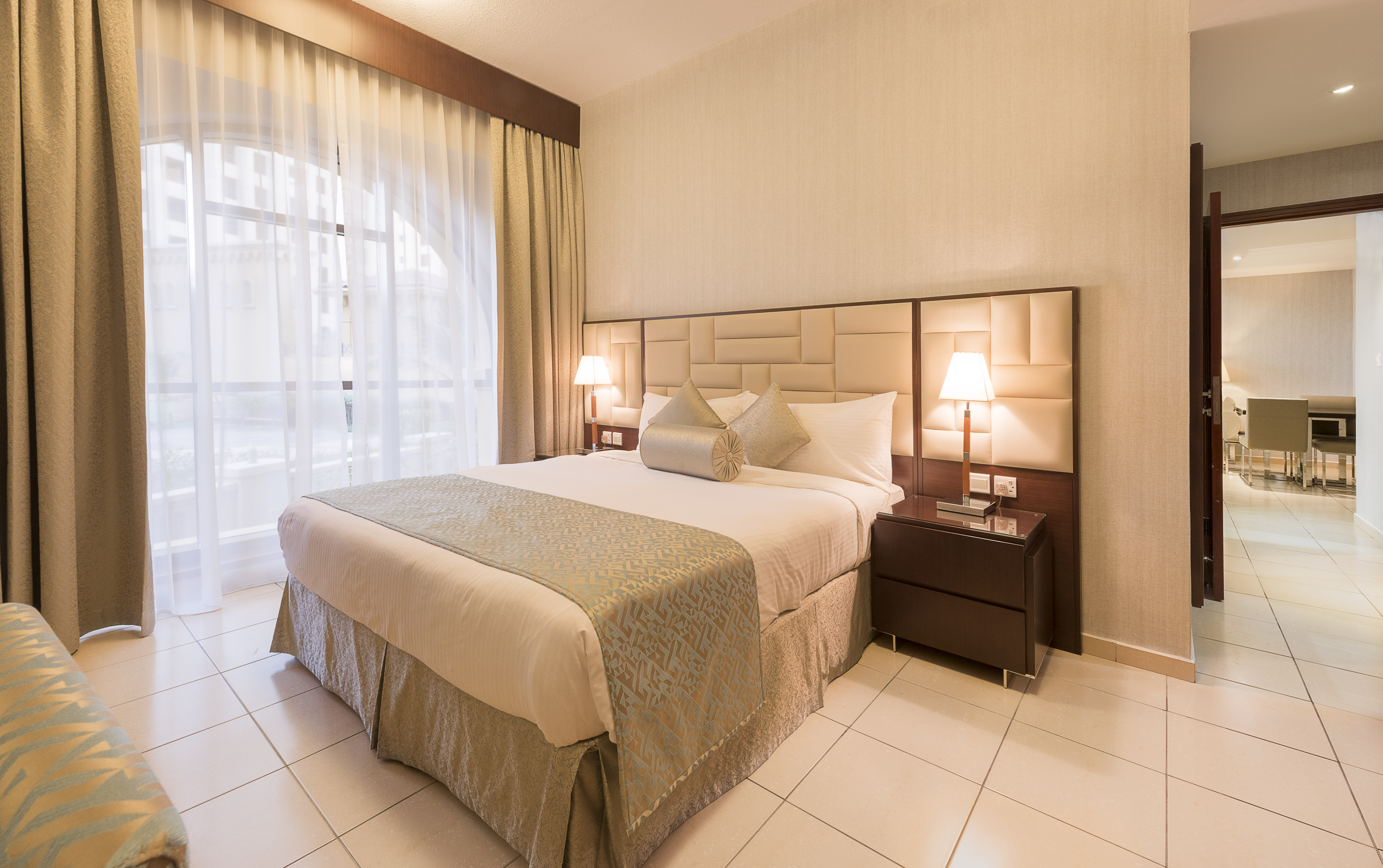 Deluxe One Bedroom Apartment