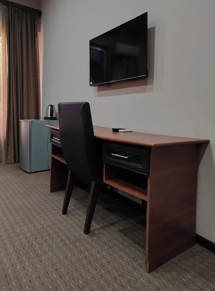 Areg Hotel 102/113