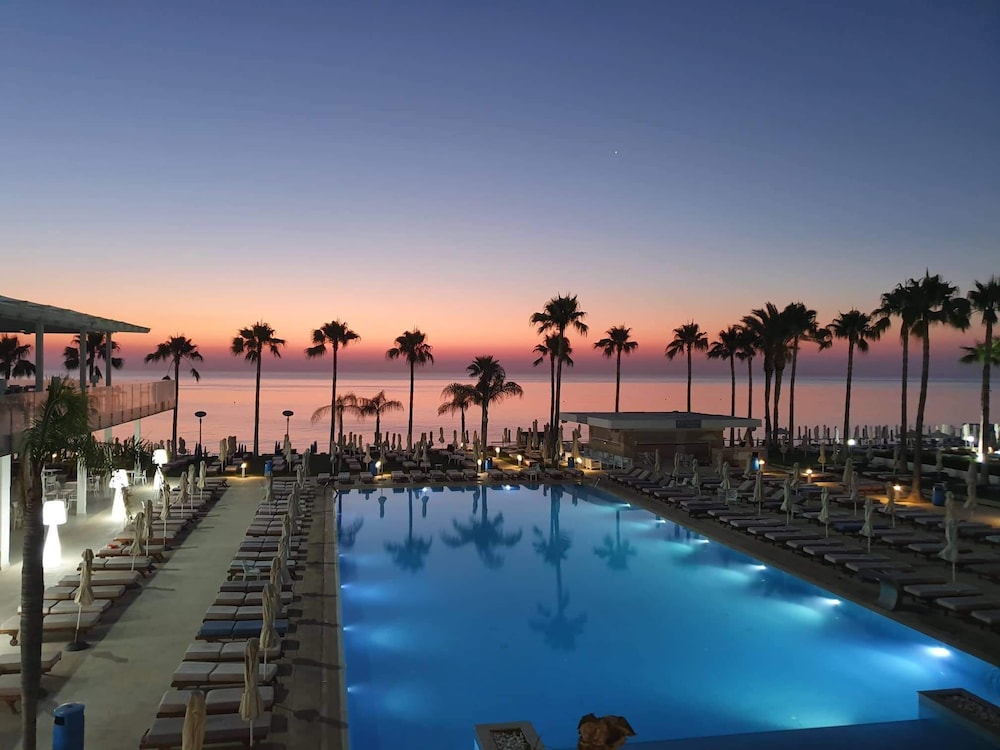Constantinos The Great Beach Hotel 65/68