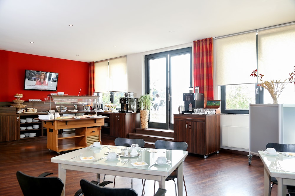 H24 Hoteltow 28/34