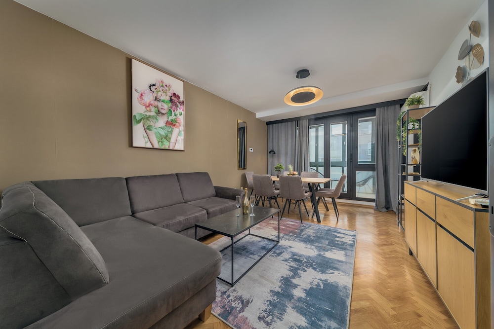 Meridien Luxury Apartments 34/50