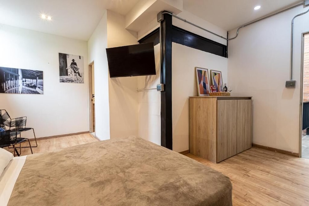 Soy Local Housetel 39/50
