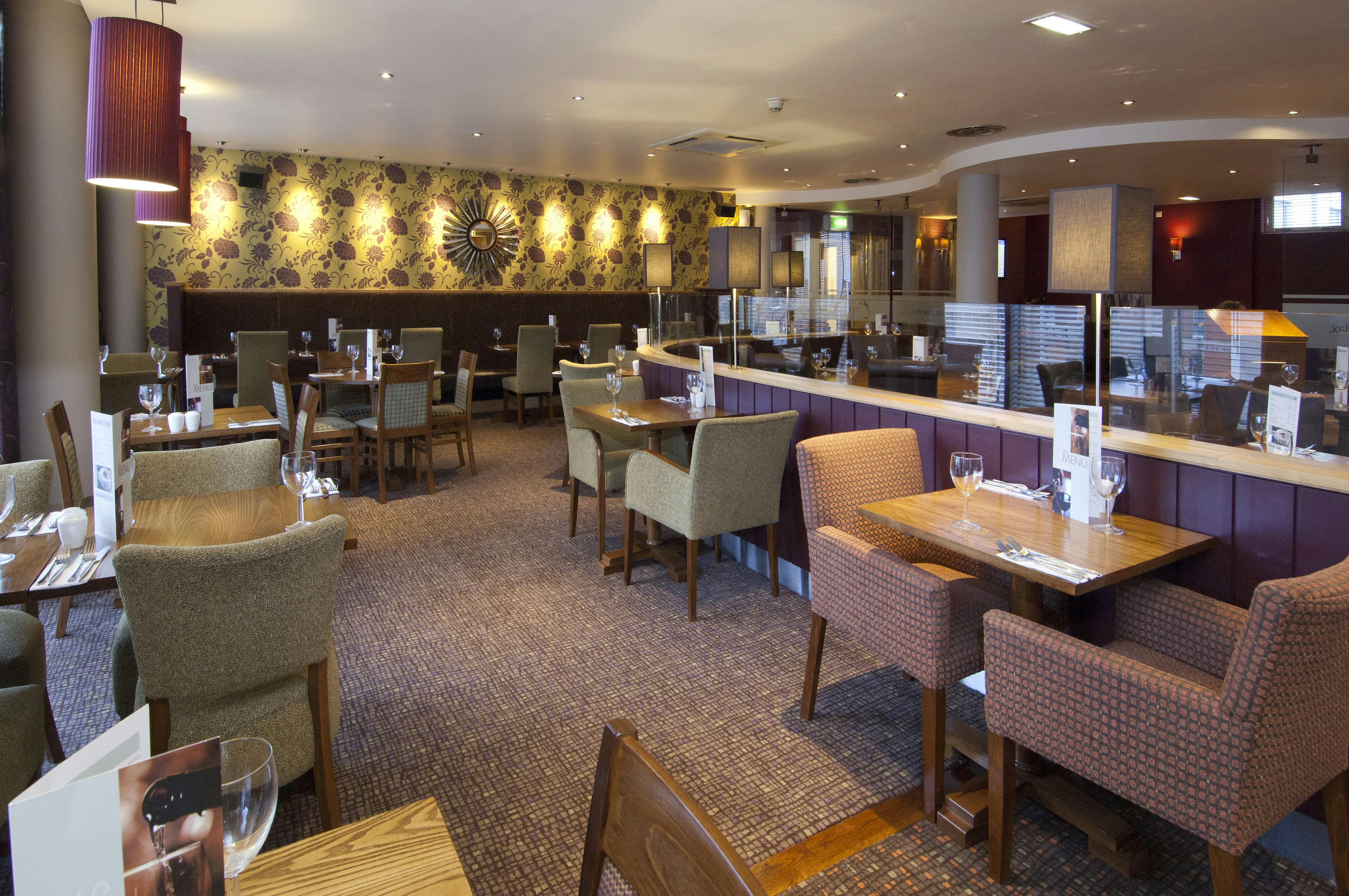Premier Inn Sheffield City Centre (Angel Street) 31/49