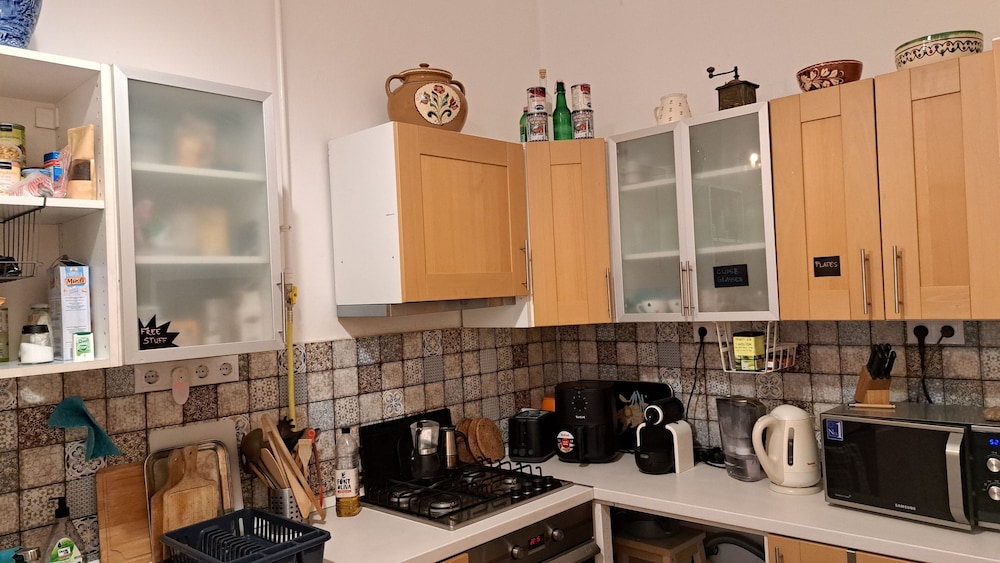 Gaia Hostel 50/50
