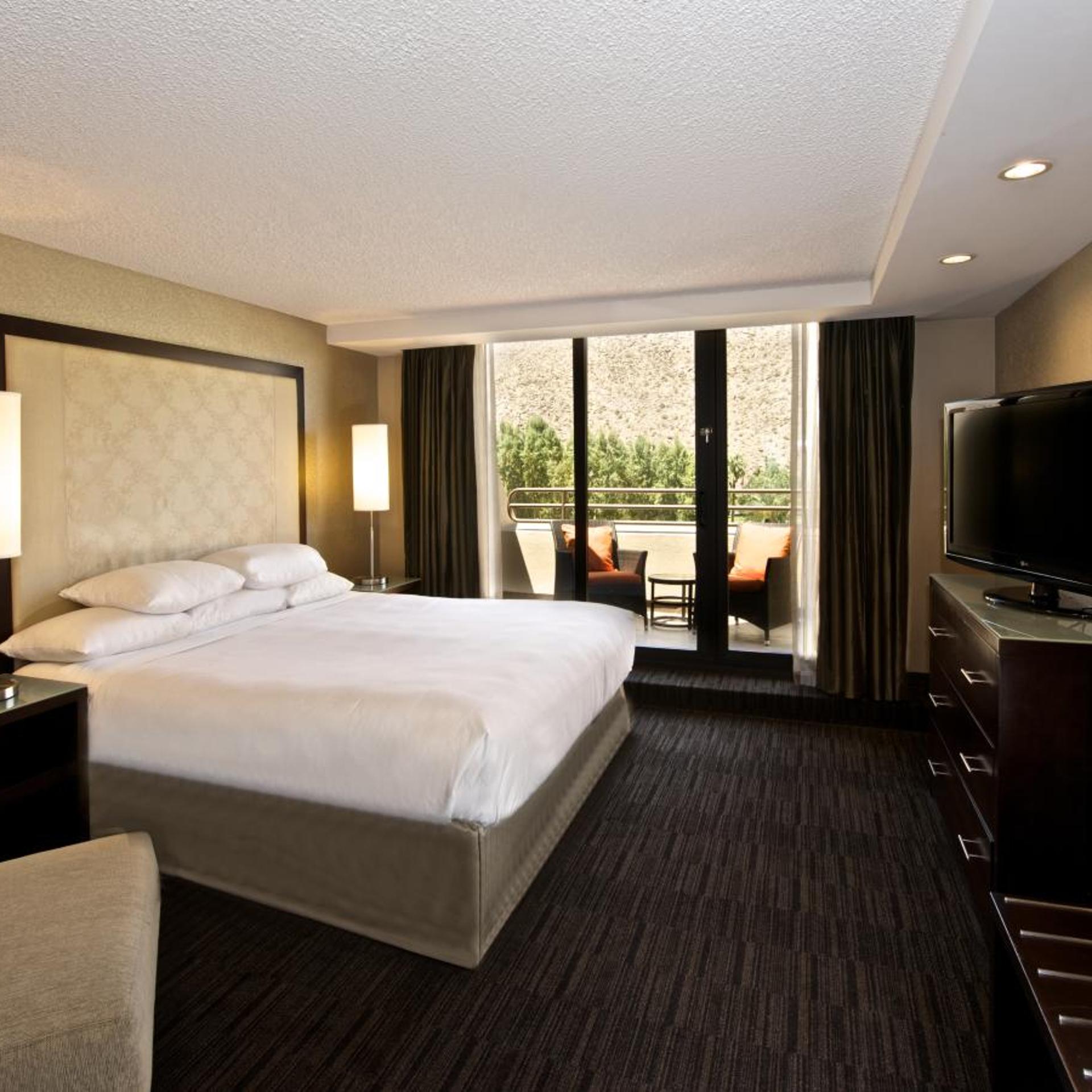 Executive, Suite