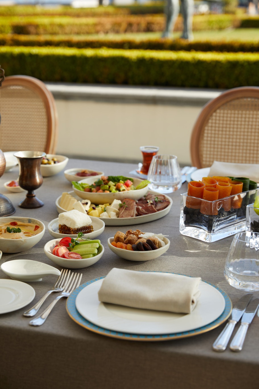 Four Seasons Hotel Istanbul at the Bosphorus 55/80
