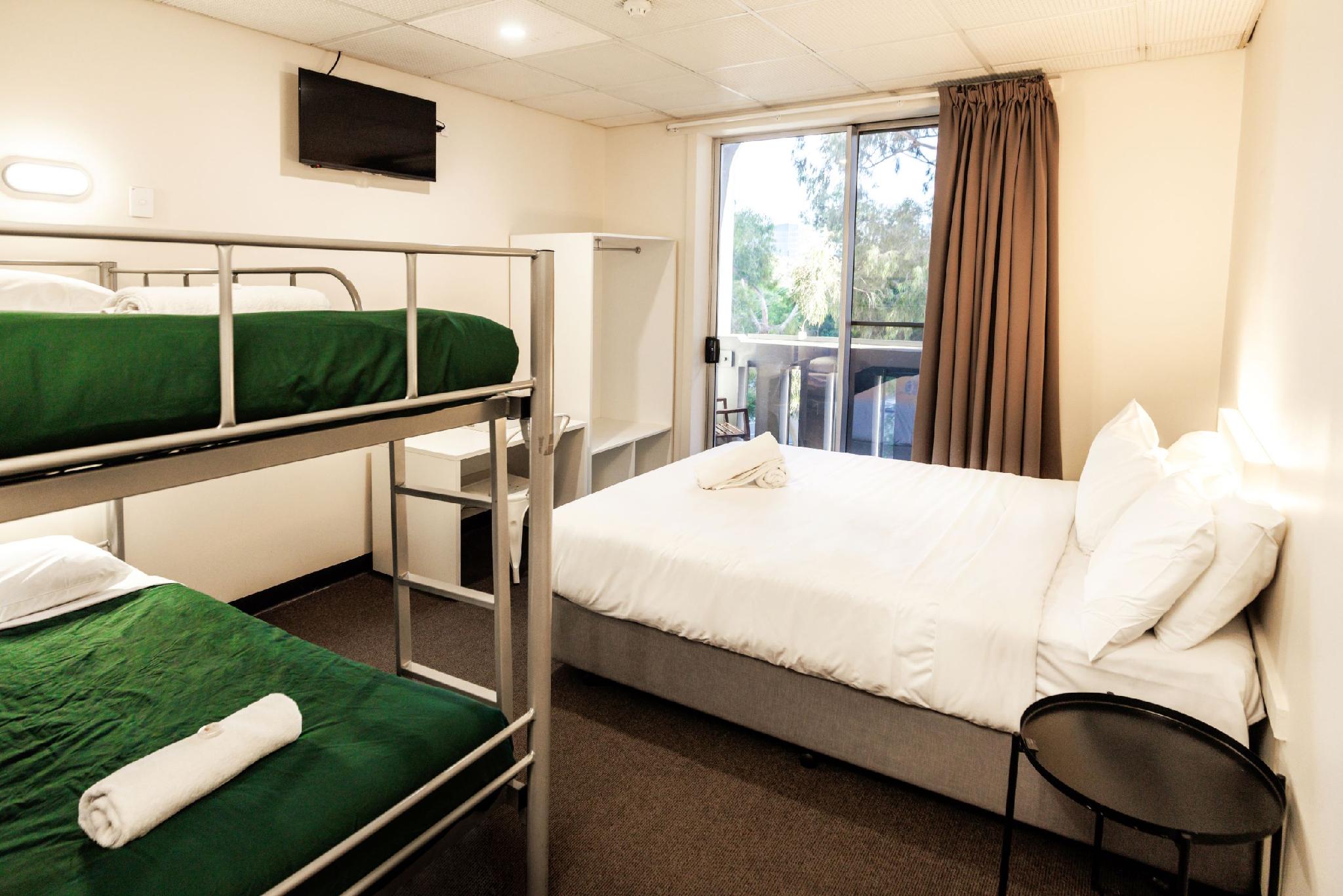 2 Bedrooms, Plus, Queen Bed, Balcony