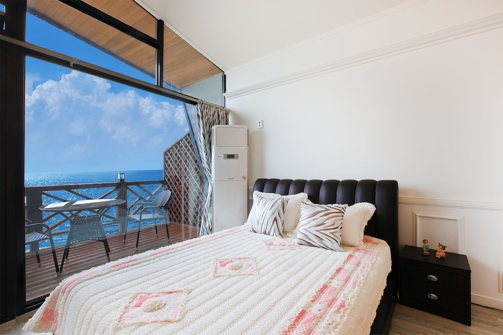 Healing View Pension 13/50
