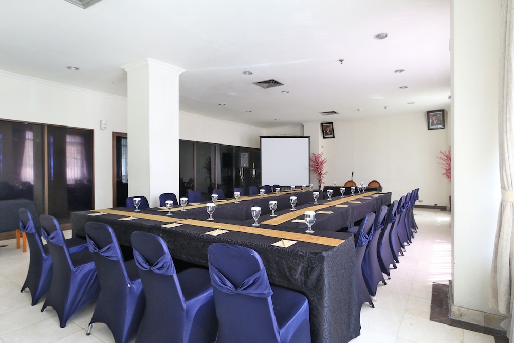 Kaisar Hotel 49/56