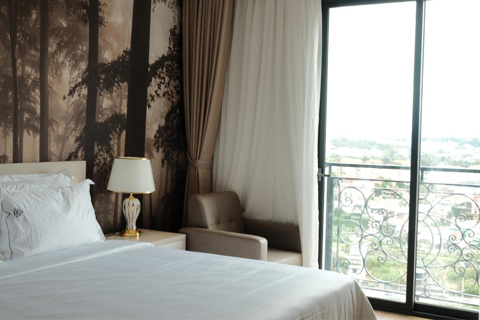غرفة ديلوكس بسرير كينج بإطلالة على المدينة، MerPerle Dalat Hotel 4/7