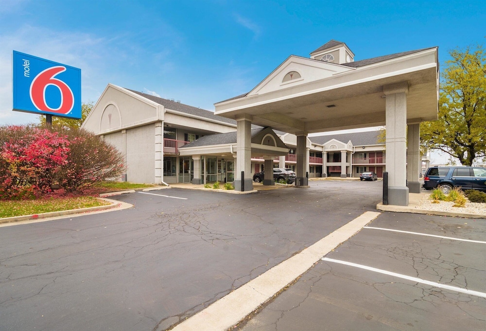 Motel6 Alsip, IL 51/58