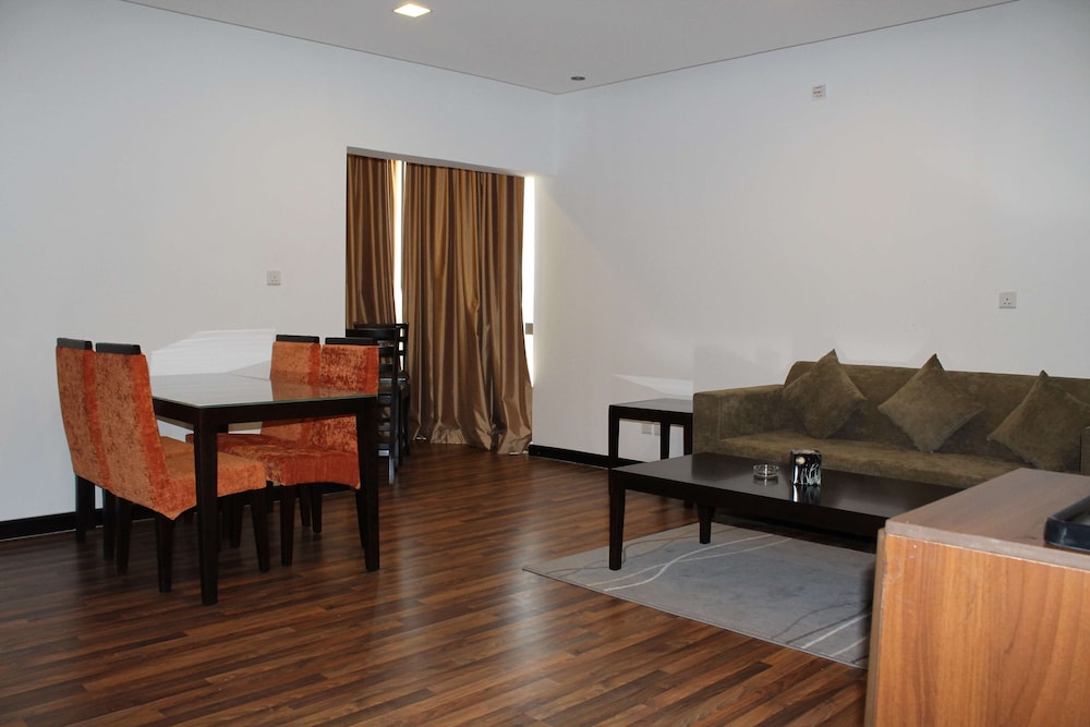 فندق جولدن توليب للأجنحة الفندقية(Golden Tulip Al Khobar Suite Hotel) 35/52