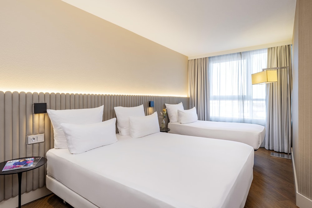 Nh Hamburg Altona 4/50