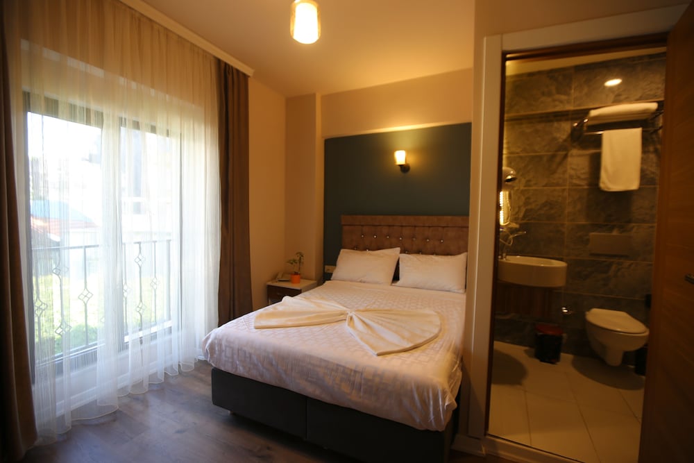 Senyor Garden Hotel 25/50