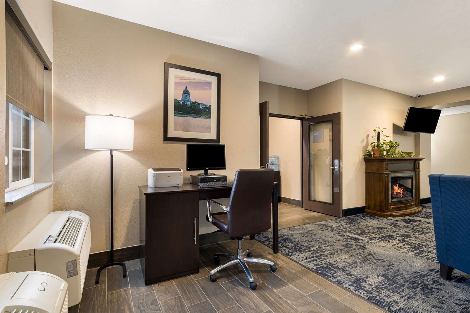 Comfort Inn Yankton SD 18/23