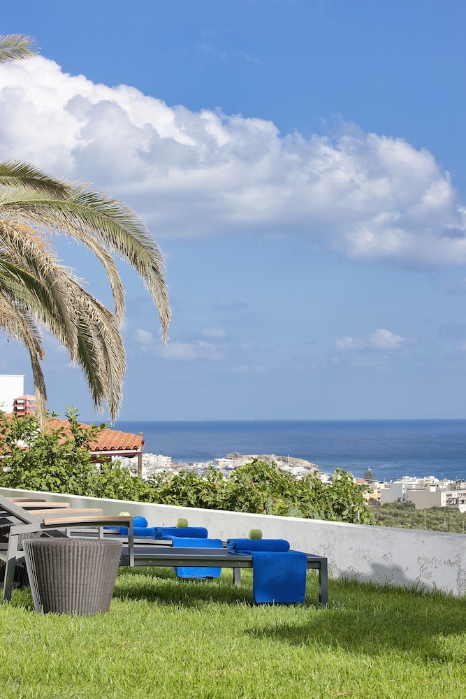 Galaxy Suites Boutique Resort 126/133