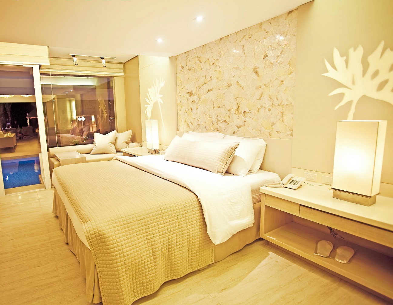Deluxe, Double Bed, Pool Access