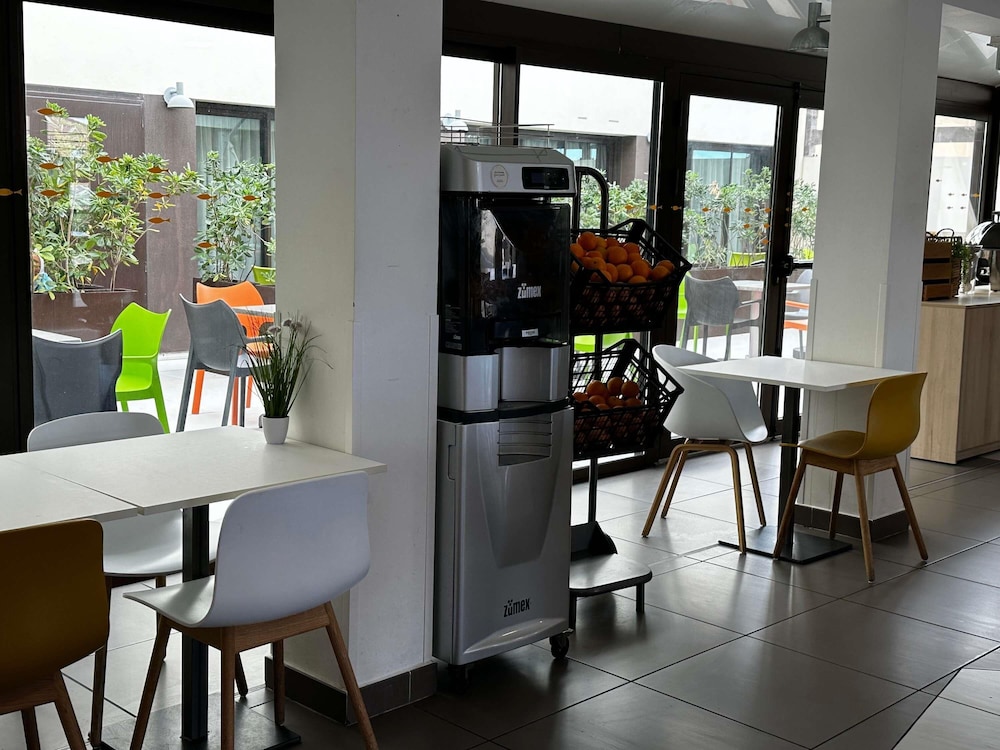 Ibis Styles Collioures Port Vendres 52/68