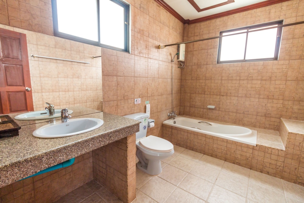 Shangrilah Bungalow 65/67