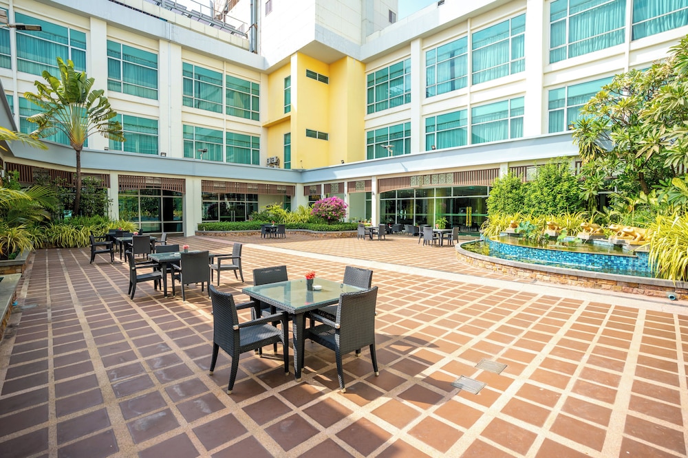 Dara Airport City Hotel & Spa 57/59