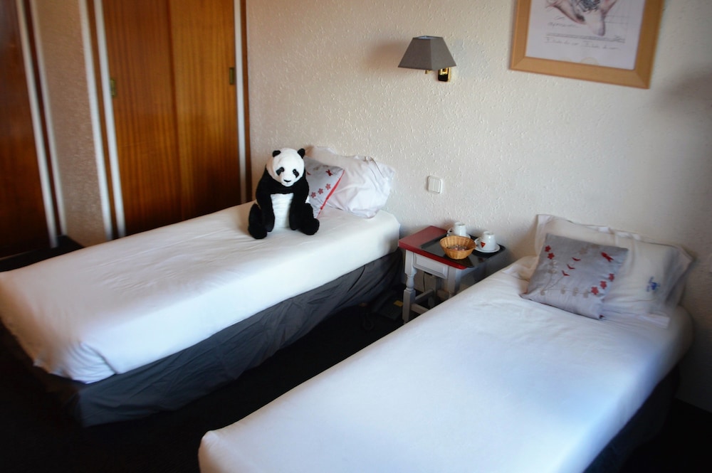 Hotel Panda 5/19