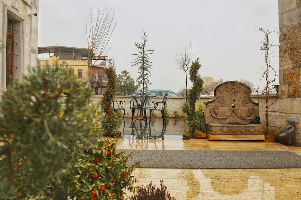 Caravanserai Inn Hotel 42/50