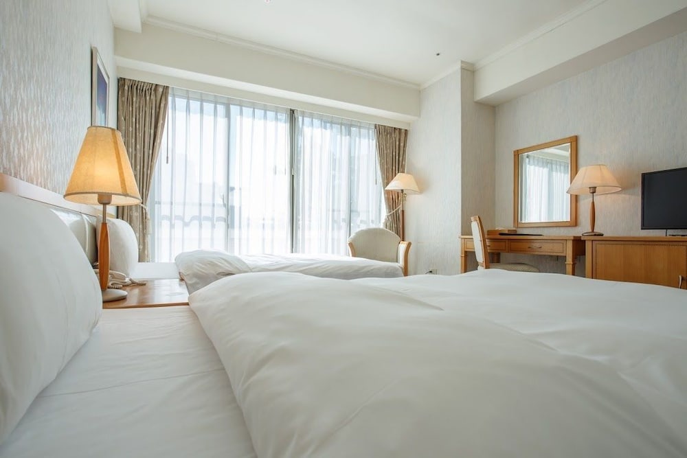 Classic, Twin Beds