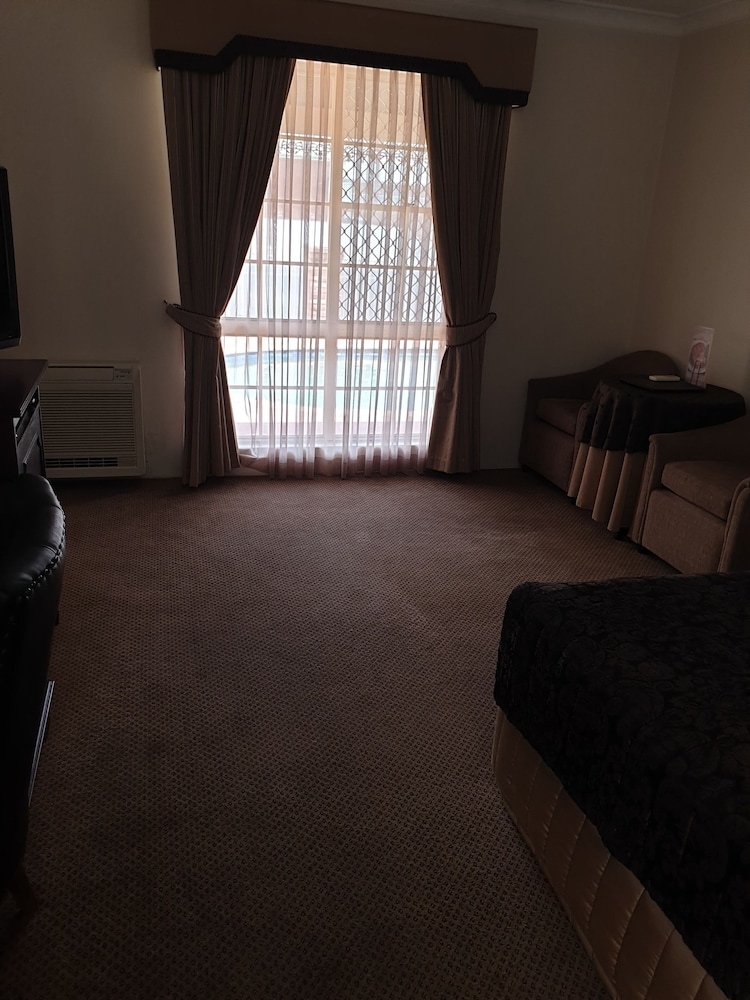AUSTRALIAN HERITAGE MOTOR INN 18/33