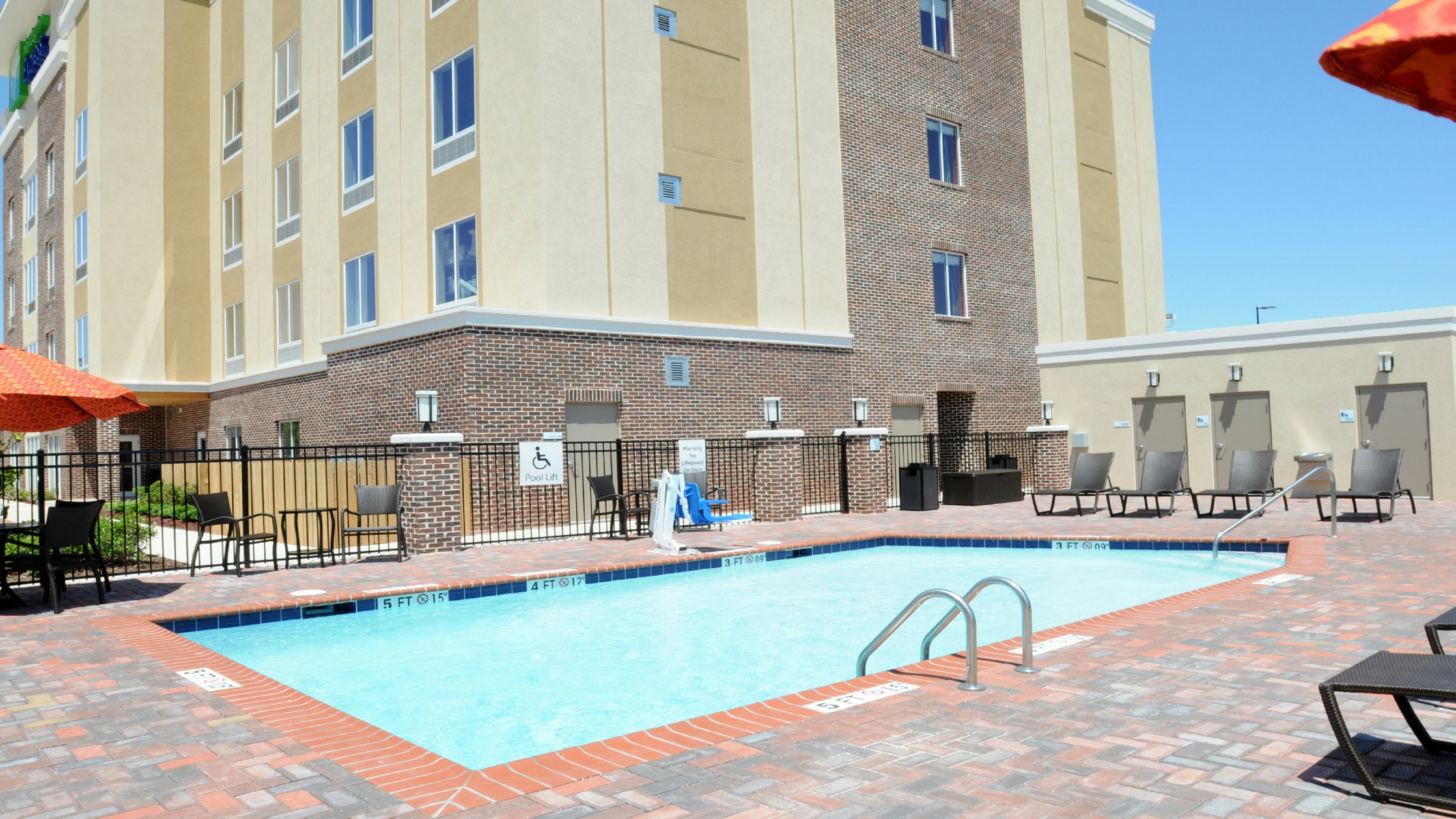 HOLIDAY INN EXPRESS COVINGTON MADISONVILLE 49/49