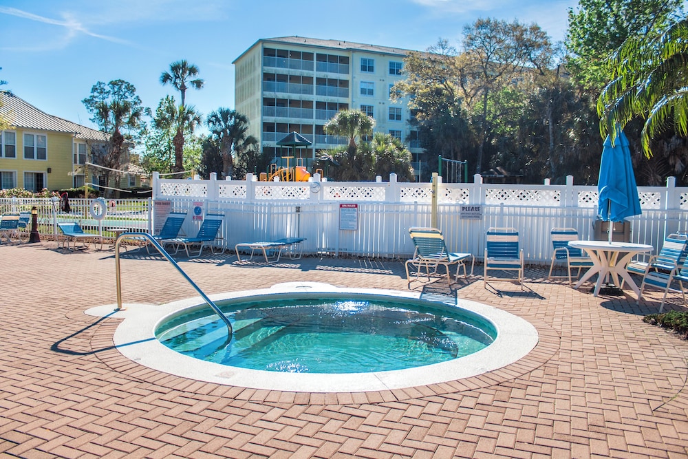 Barefoot N Resort 46/50