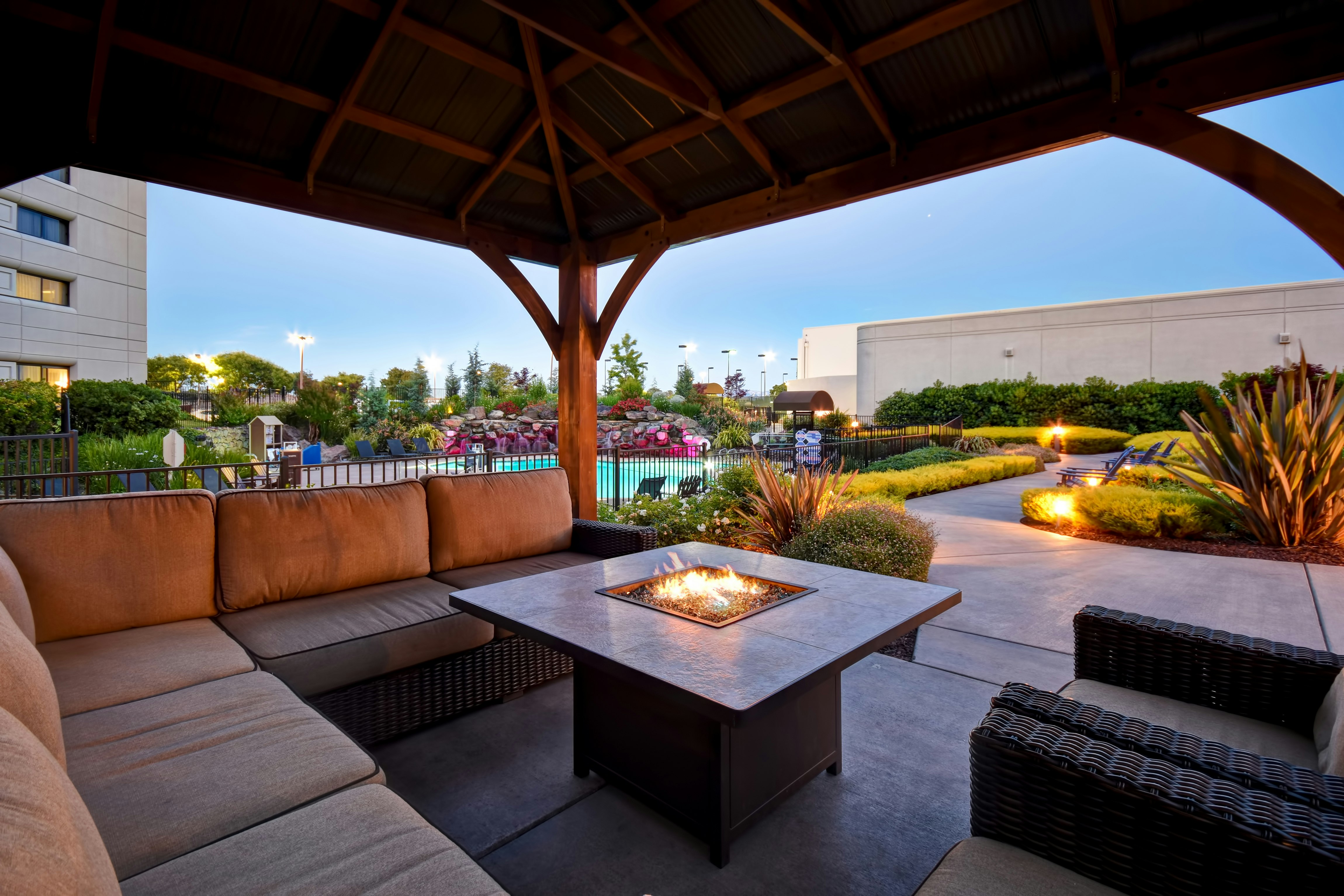 DoubleTree by Hilton Hotel Pleasanton at the Club 28/70