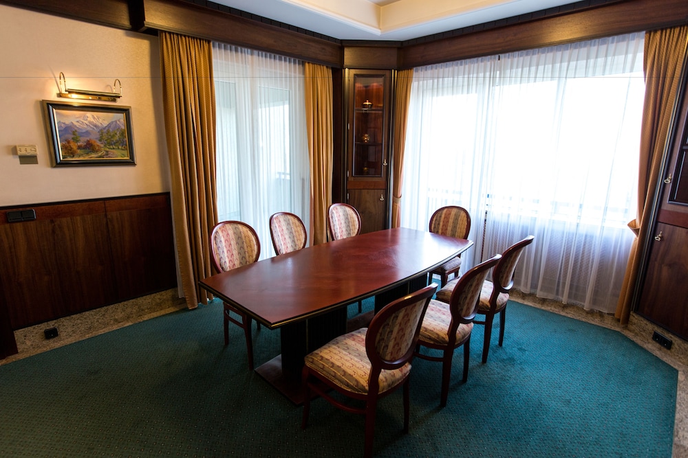 Rahat Palace Hotel 47/75