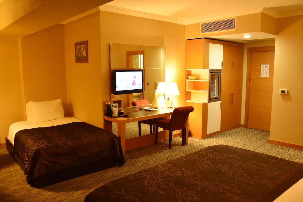 Grand Simay Hotel 30/50