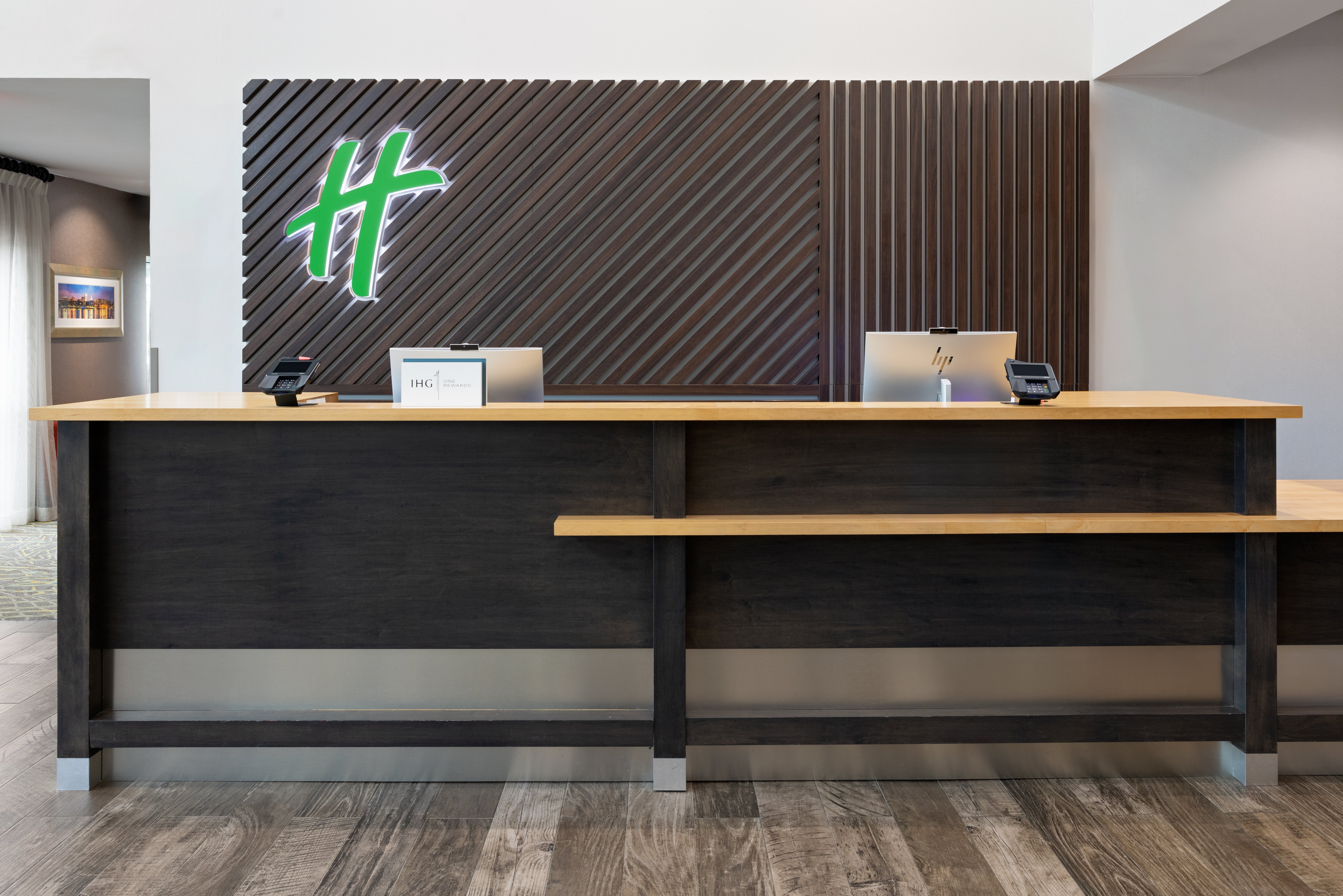 Holiday Inn Suites Savannah Airport Pooler 9/74
