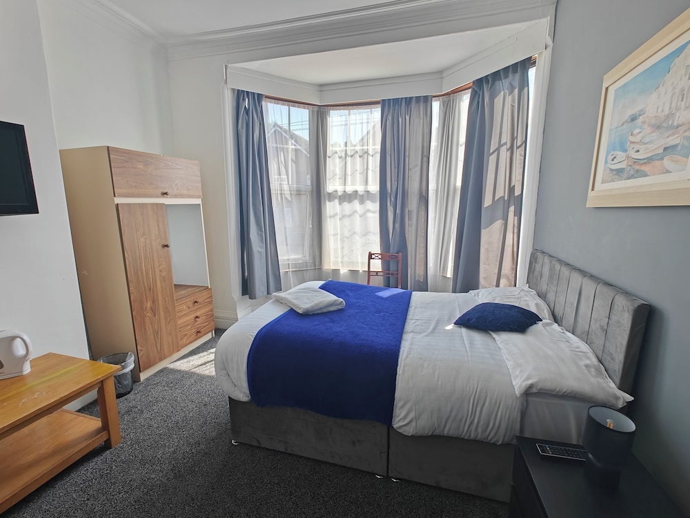 Campbell S Guest House 29/50