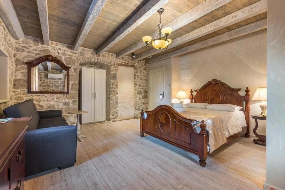 Historic Plaza Varos Split - Adults Only 28/57
