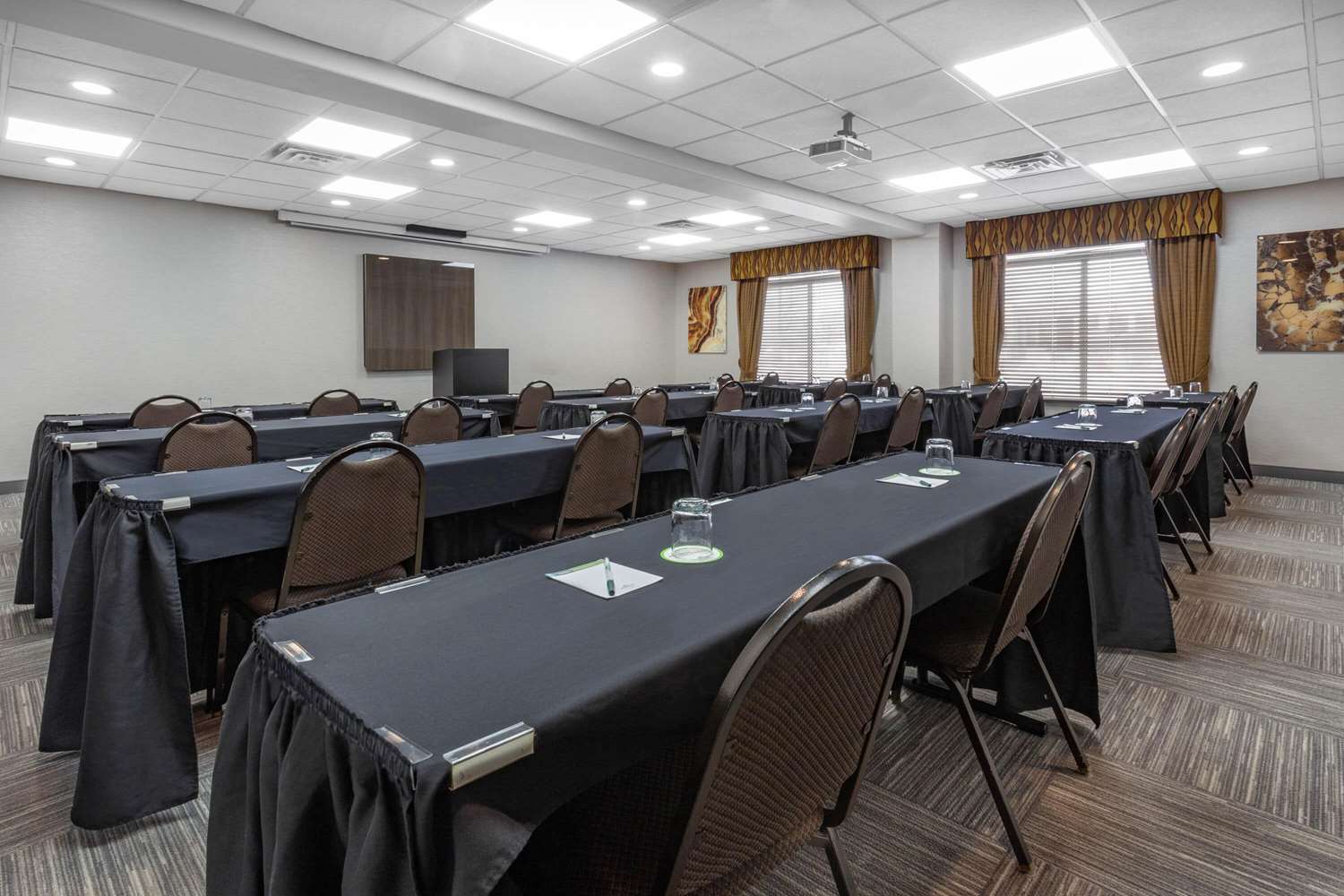 Wingate By Wyndham Tinley Park 39/48